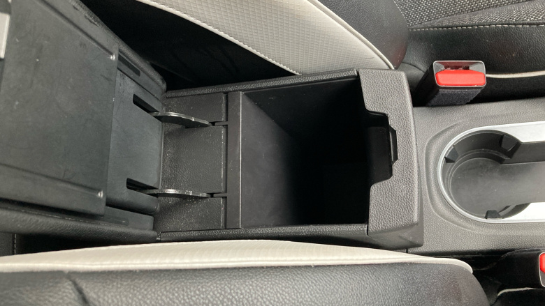 Renault Captur 1.6 E-Tech full hybrid 145 Techno 5dr Auto Hybrid Hatchback